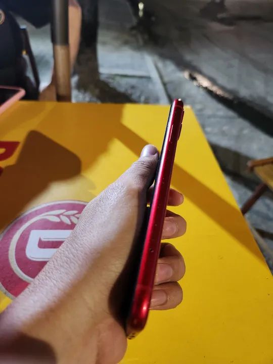 iPhone 11 RED 64GB - Foto 2