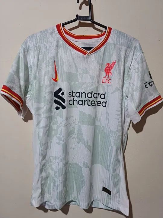 Liverpool Camiseta Nova