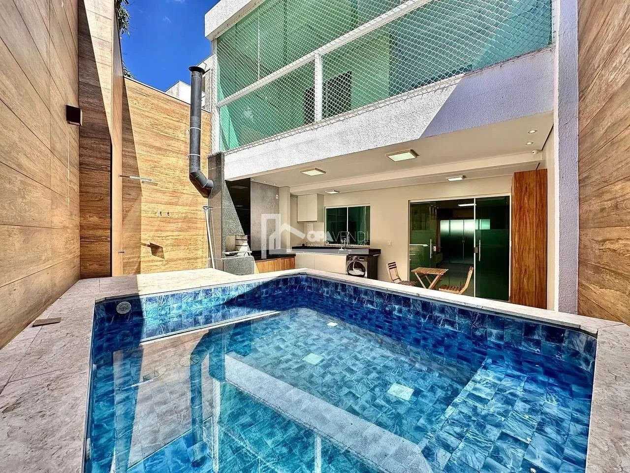 Casa com 3 Quartos (1 Suíte) - Piscina - Espaço Gourmet - 2 Vagas Paralelas - Santa Branca