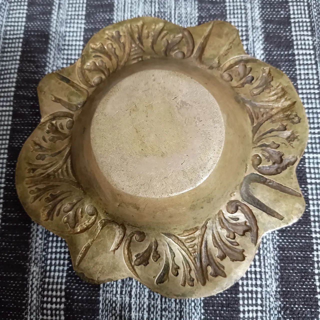 Cinzeiro antigo em bronze - Foto 4