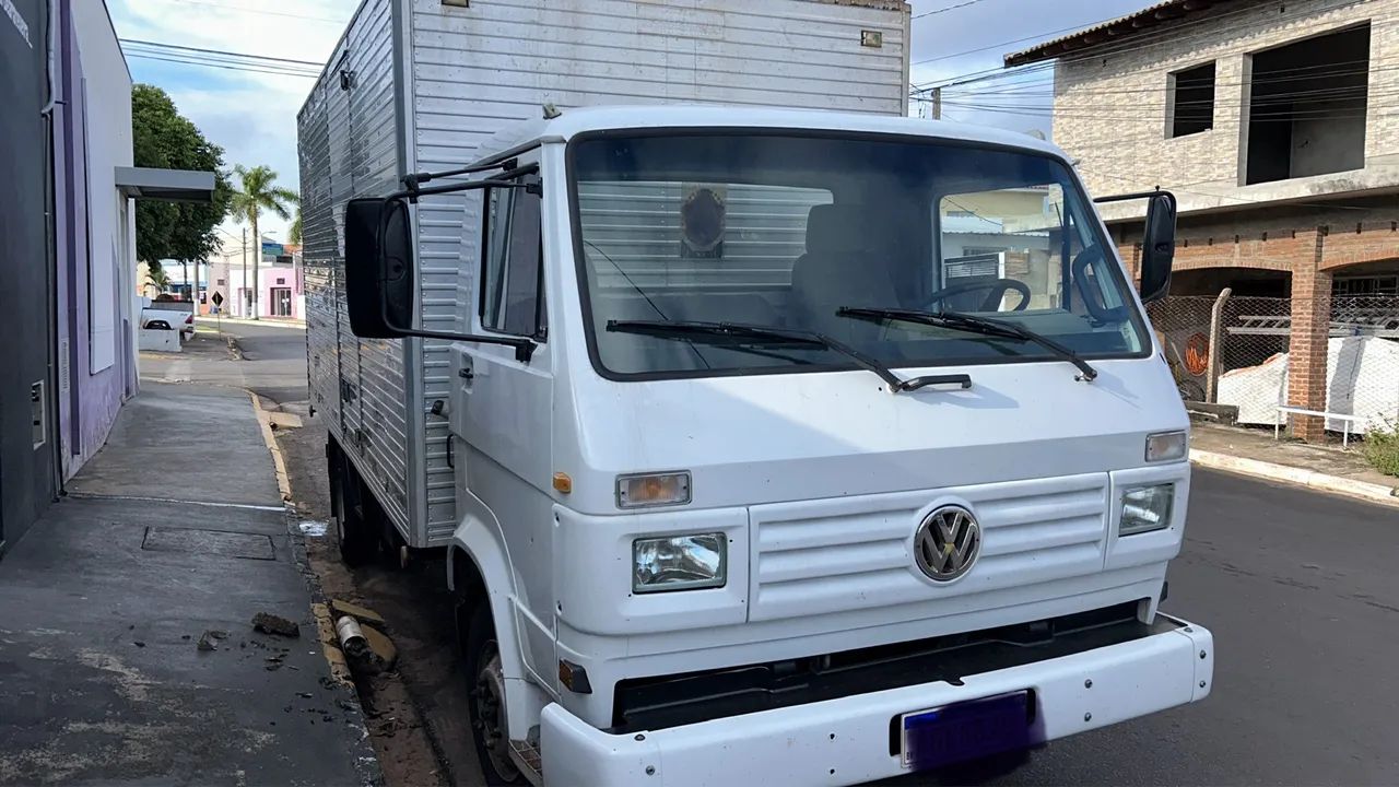 VW 8140 BAÚ - Foto 3