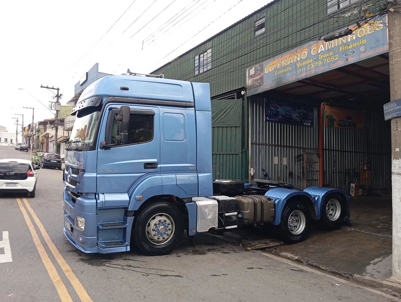 Axor 2544 2014 teto alto automático  - Foto 6