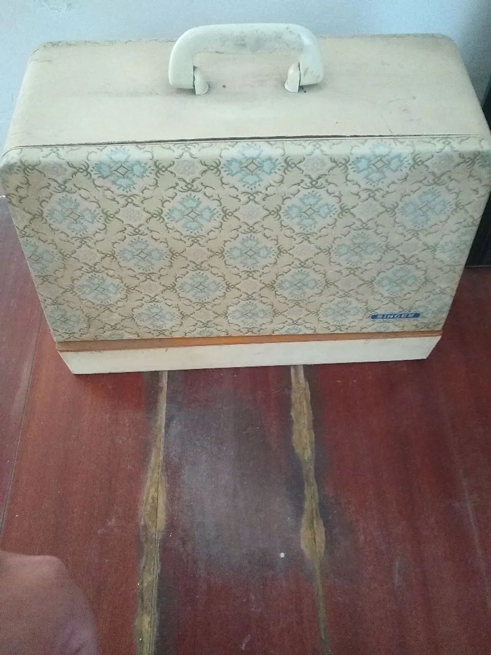 Máquina de costura Singer antiga com defeito - Foto 3