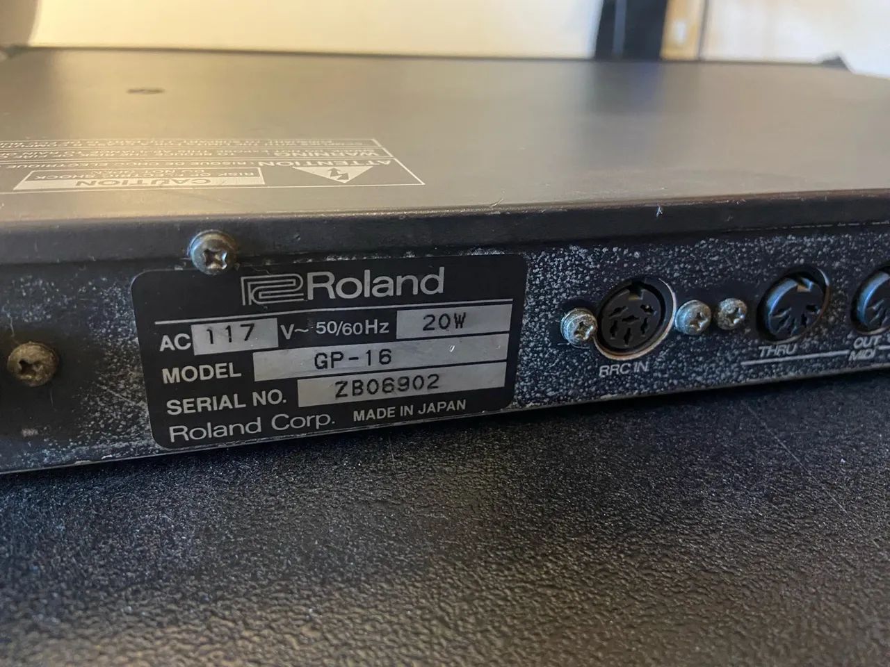 Roland GP-16 - Processador de Guitarra Digital - Equipamentos e