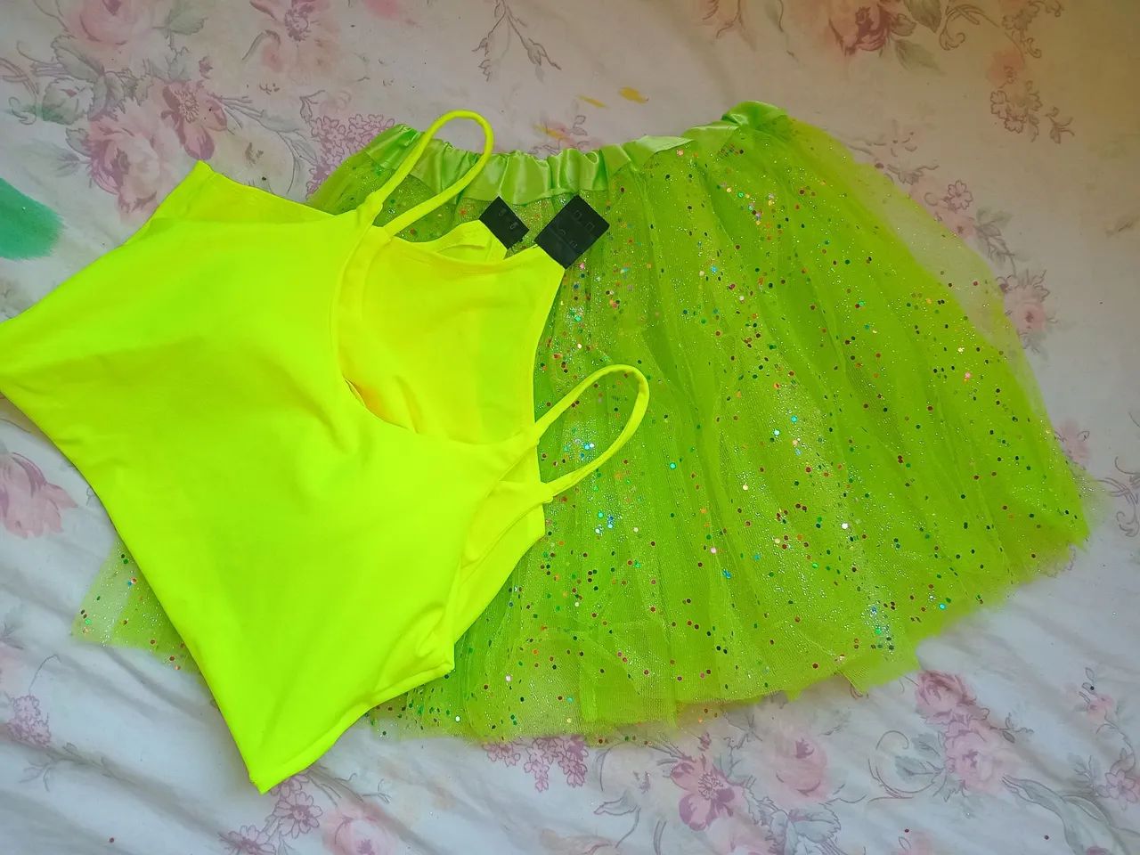 Kit carnaval body e saia tule verde limão 