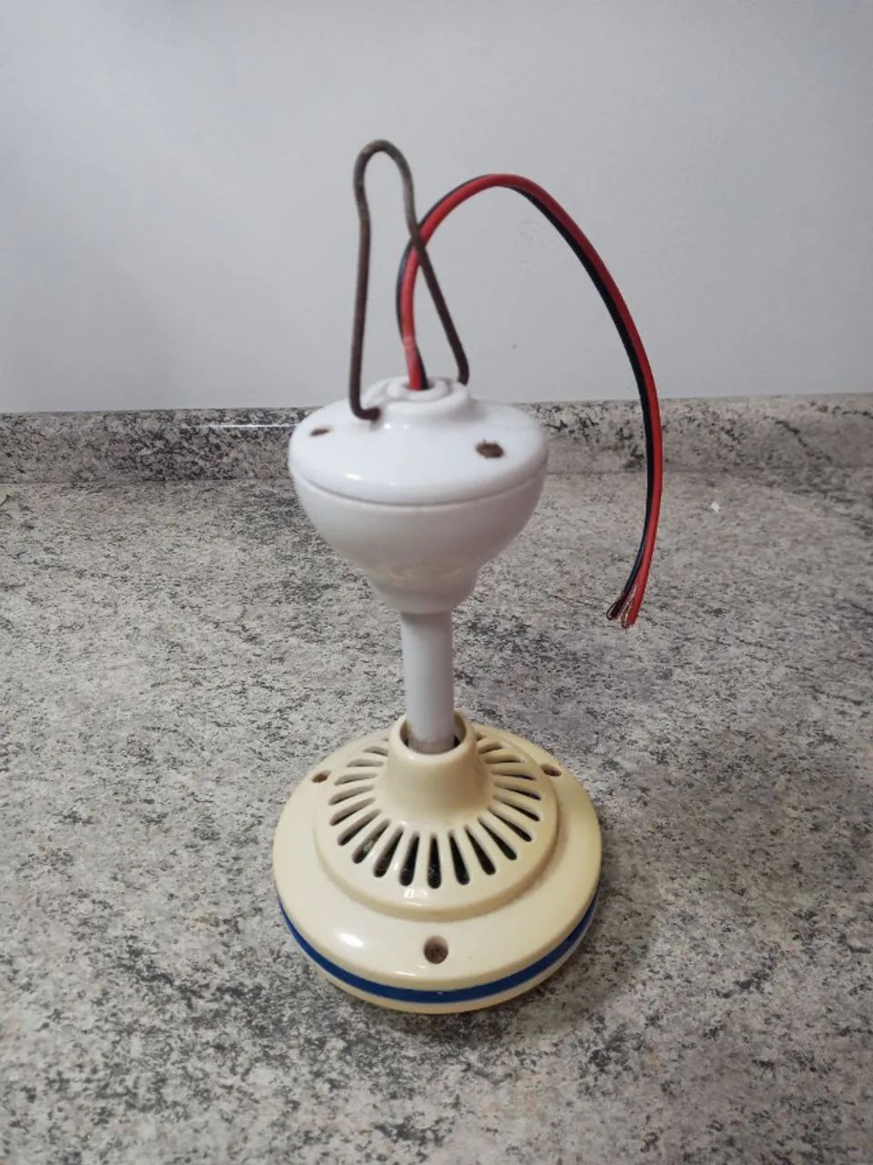 Vendo ventilador chinês de teto 12v 6W COM DEFEITO - Foto 2