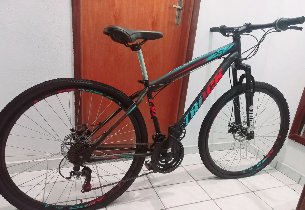 Bicicleta com Freio a Disco, tamanho 17, nunca usada