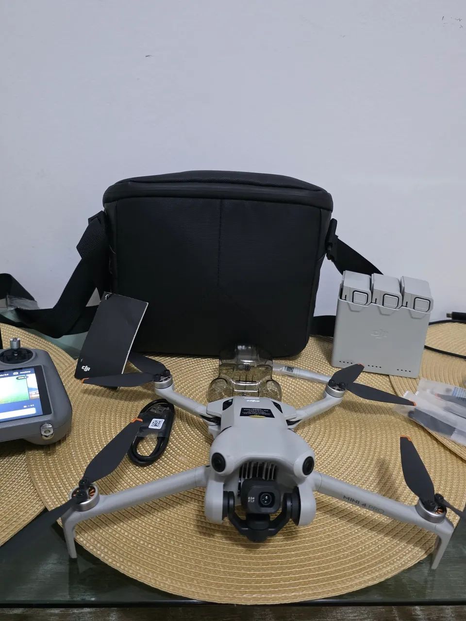 Drone Dji Mini 4 Pro Fly More Combo - 3 Baterias, case base carregadora + Acessórios  - Foto 4