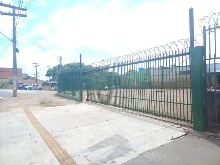 Área para alugar de 775 m°, na cidade jardim.