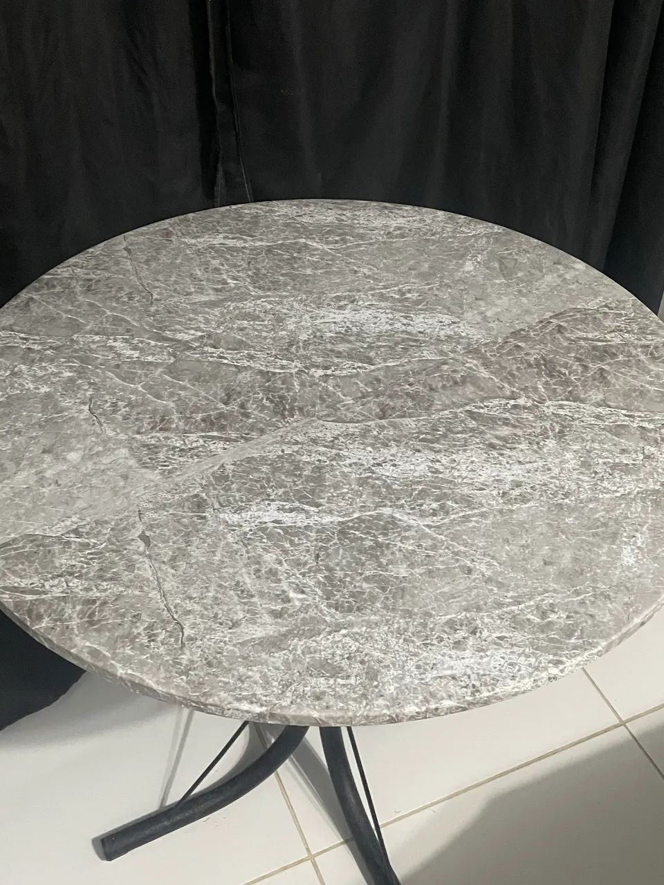 Mesa com duas cadeiras 64352818388737121