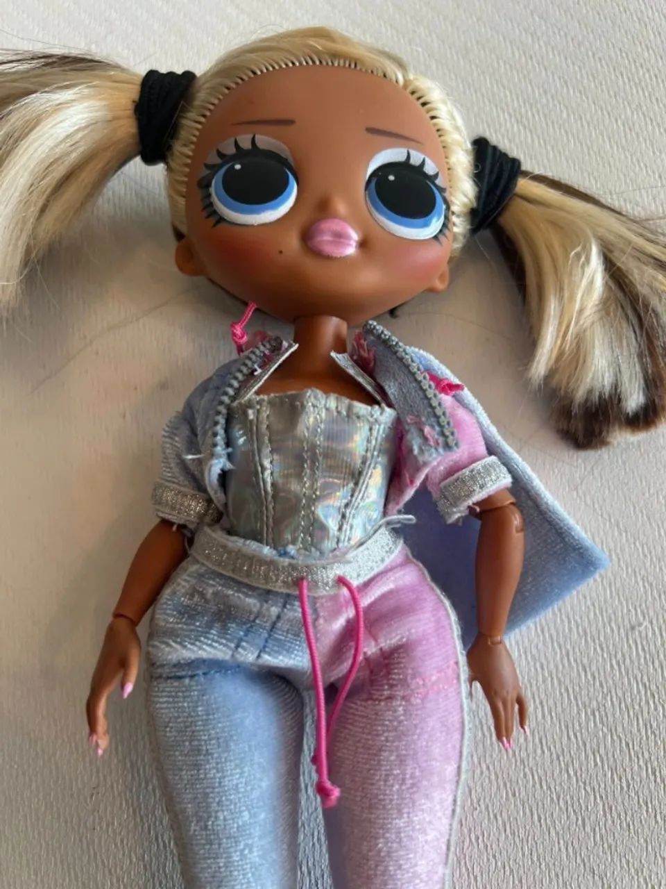 LOL SURPRISE OMG SERIE TRENDSISTER FASHION DOLL Brinquedos e