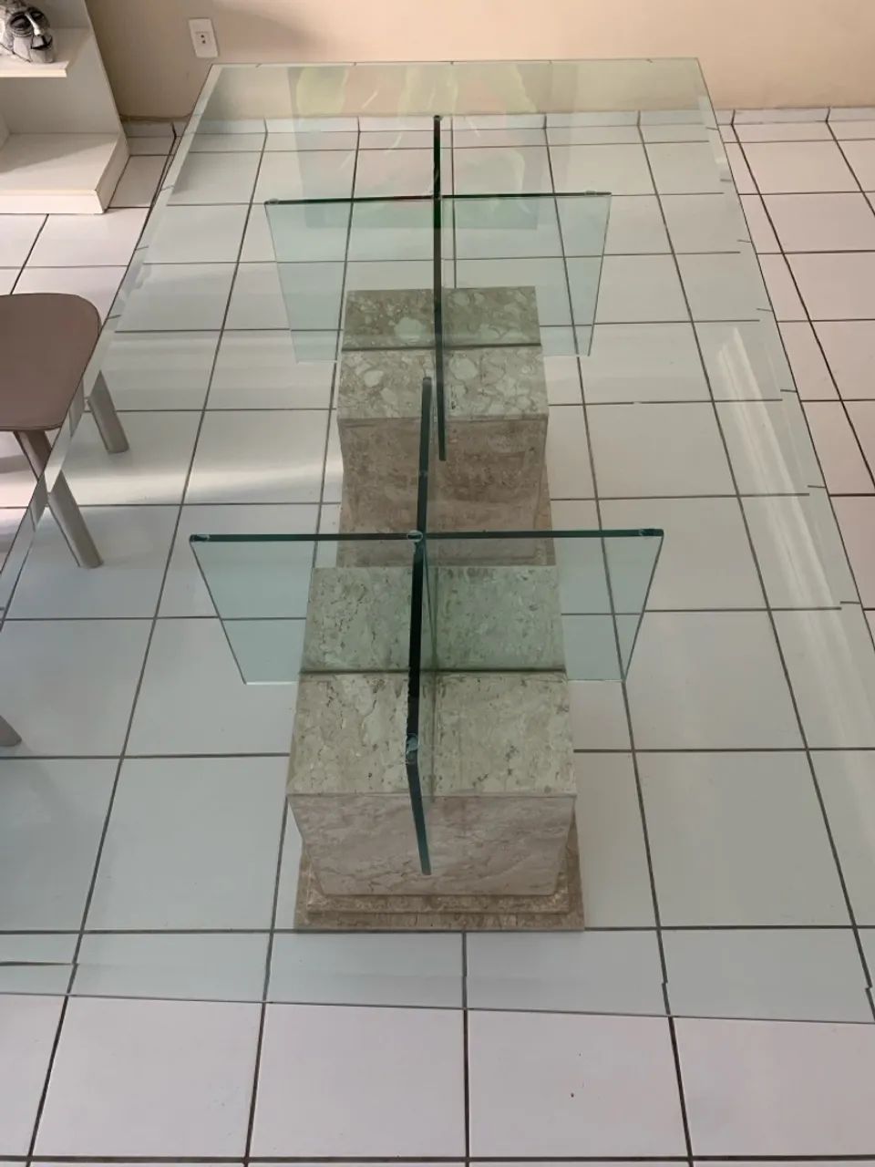 Mesa de Jantar de Vidro com Base de Pedra - Foto 3
