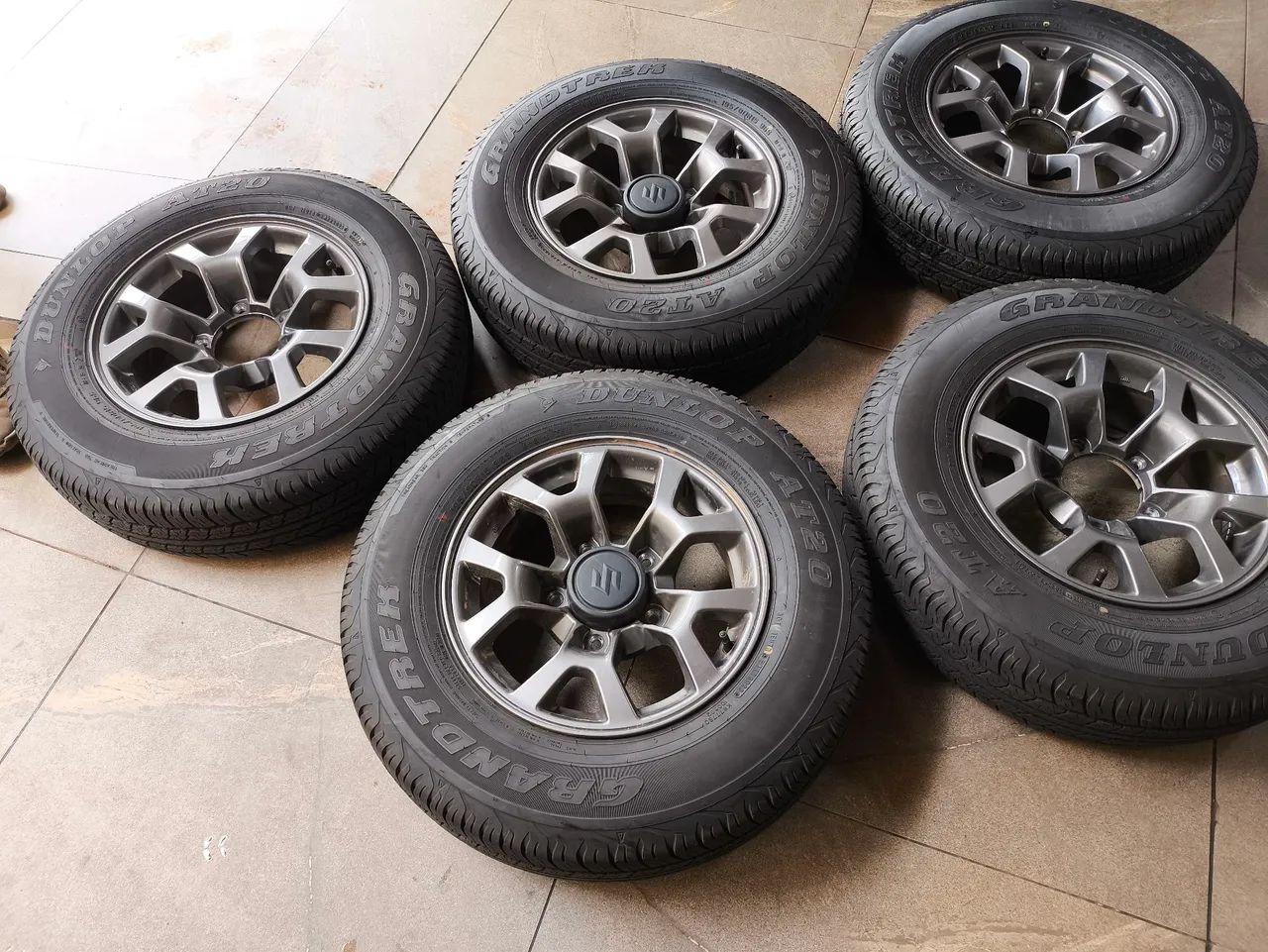 roda aro 15 furaçao 5×139.7 Suzuki original