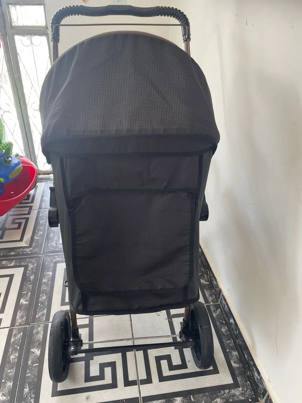 Vende-se Carrinho de bebê da galzerano bem conservado  - Foto 4