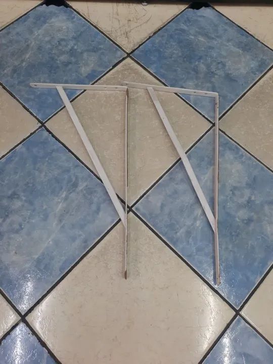 Vendo mão francesa/cantoneira