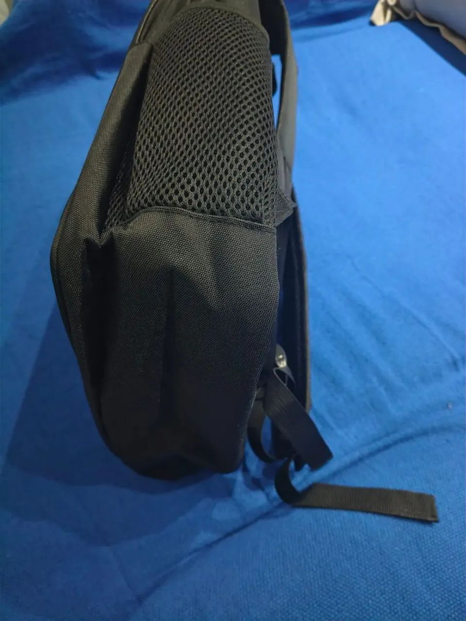 Mochila Executiva Semi-Impermeável para Notebook - Espaçosa e Resistente - Foto 5