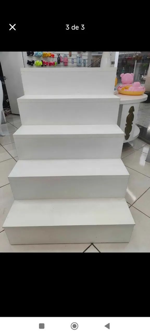 Expositor de andar para vitrine 