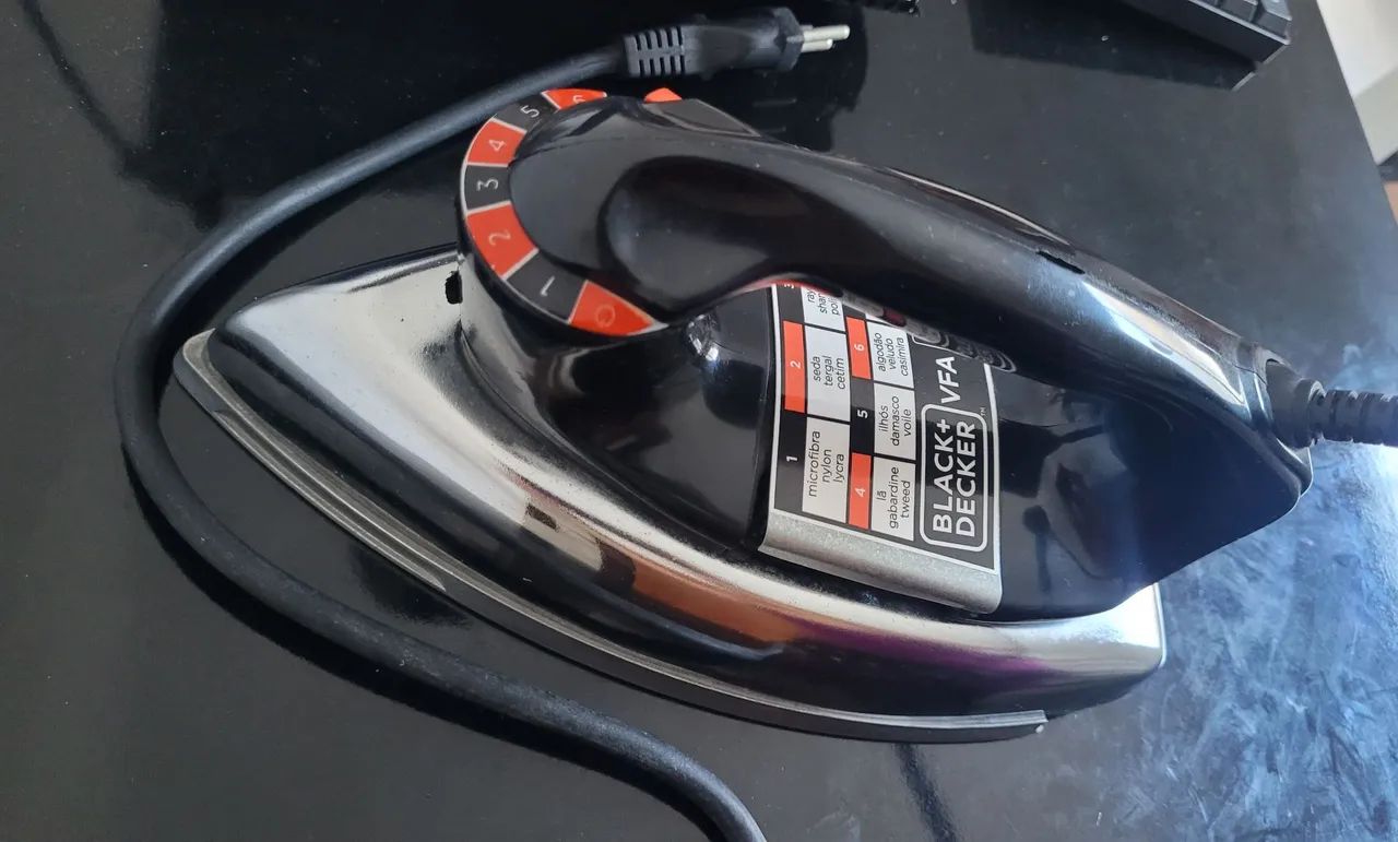 Ferro de passar Black+Decker base de alumínio  - Foto 4
