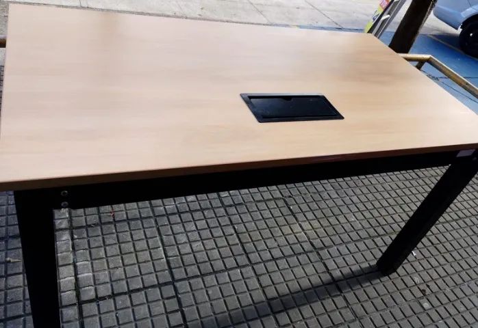 Mesa Para Escritório Estilo Industrial com Passa Cabos - Foto 2