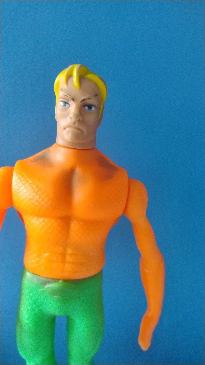 Boneco Aquaman de borracha antigo  - Foto 2