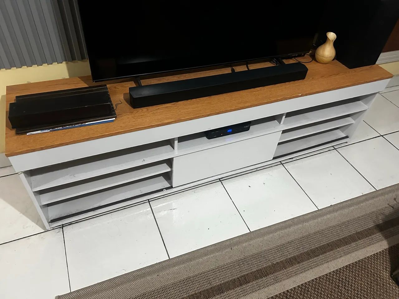 Vendo RACK de sala, usado. 
