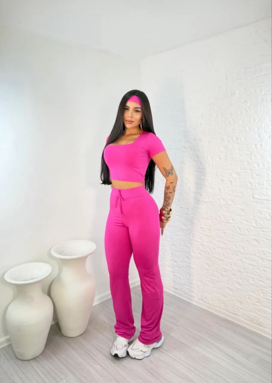 Conjunto Feminino Pink Cropped + Calça Jogger/Flare