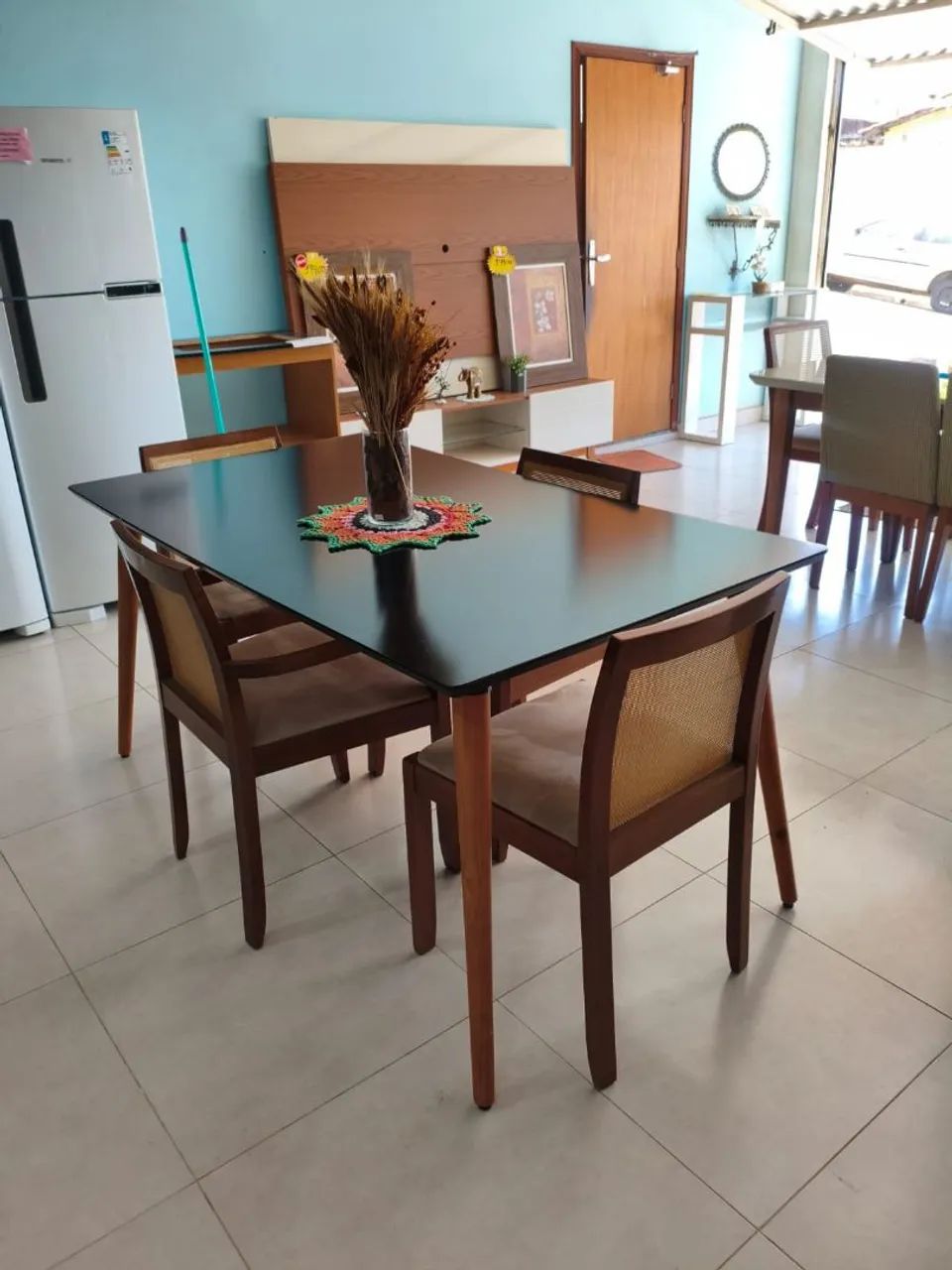Mesa De madeira com 4 cadeiras  - Foto 5