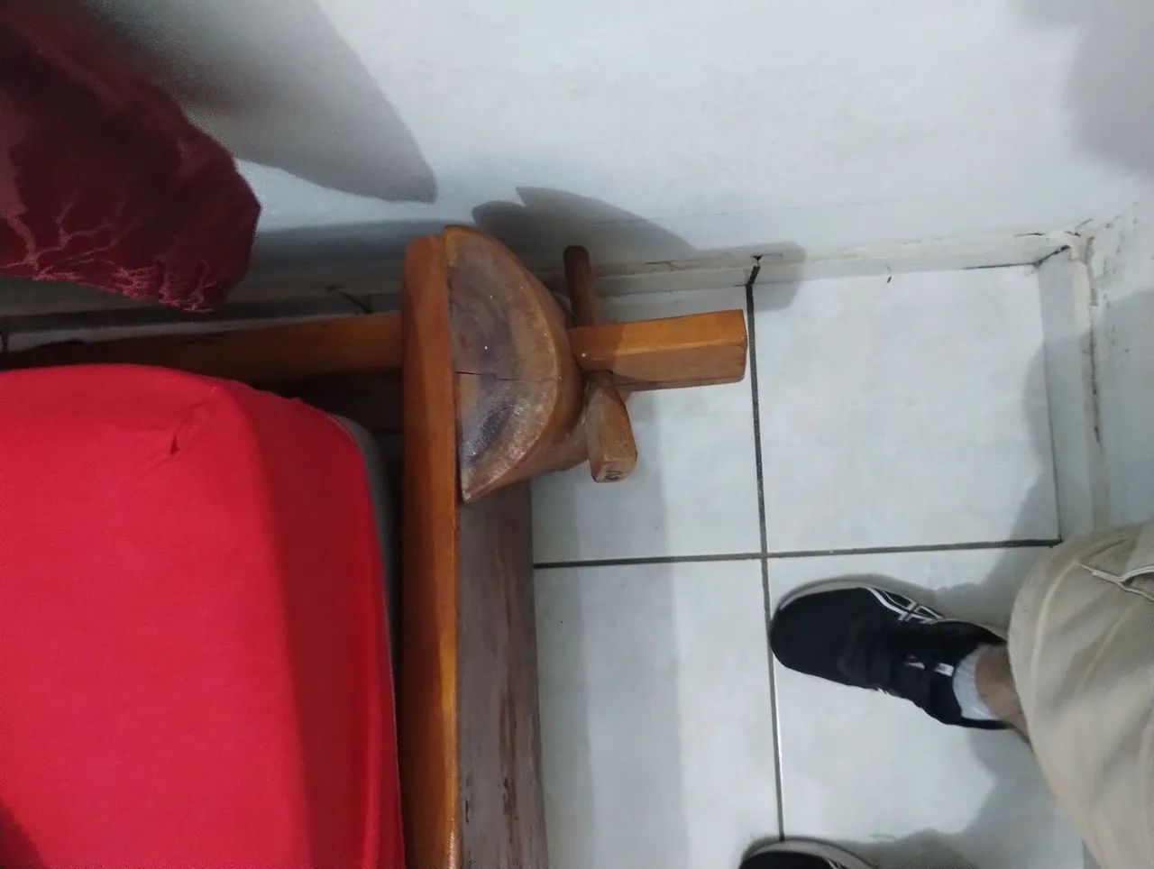 Vende se 4 CAMAS RUSTICAS DE MADEIRA PURA - Foto 4