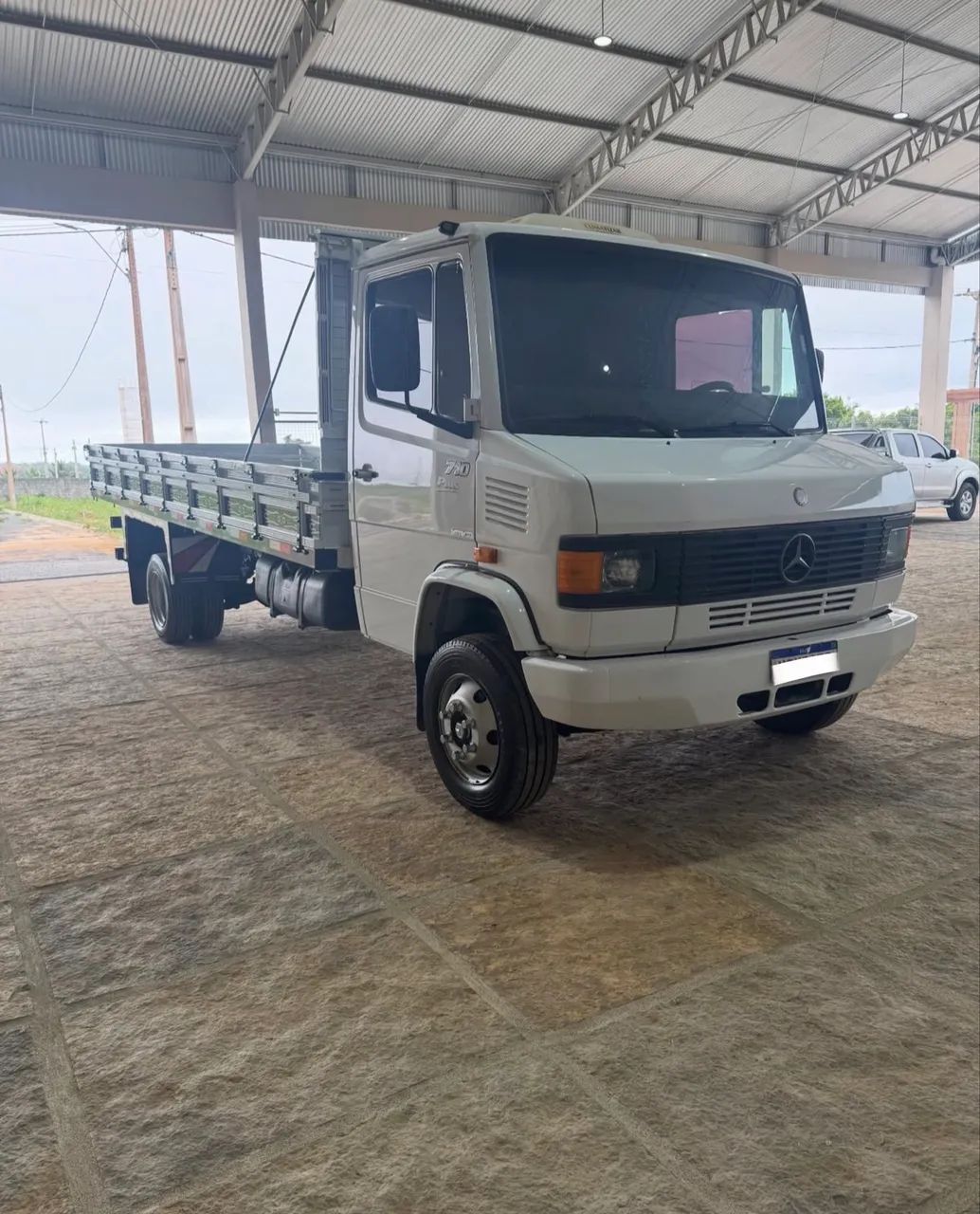 Mb 710 Plus  Carroceria  - Foto 2