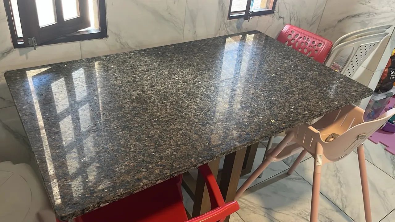 Mesa de mármore 