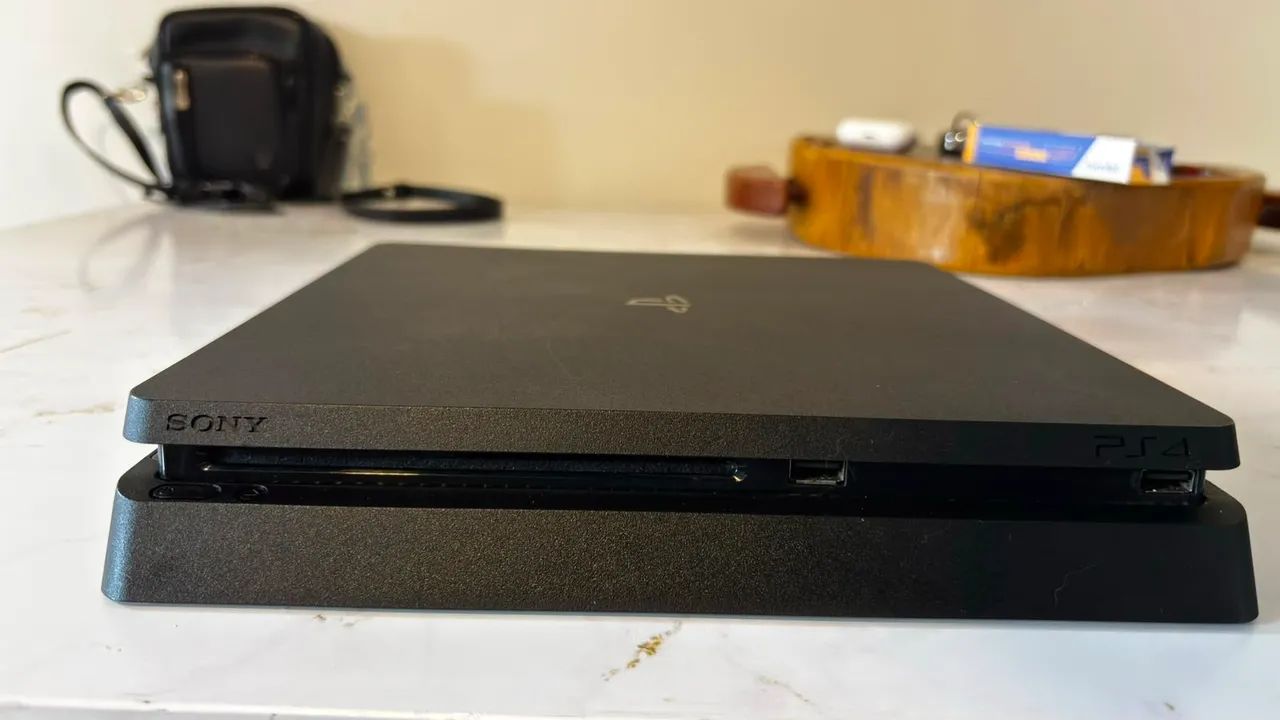 PS4 SLIM 1TB