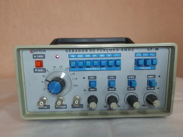 Gerador de funções Diatron 