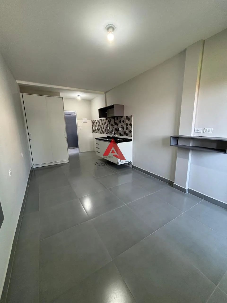Kitnet para Locação 23m² Semi Mobiliada - Jacareí