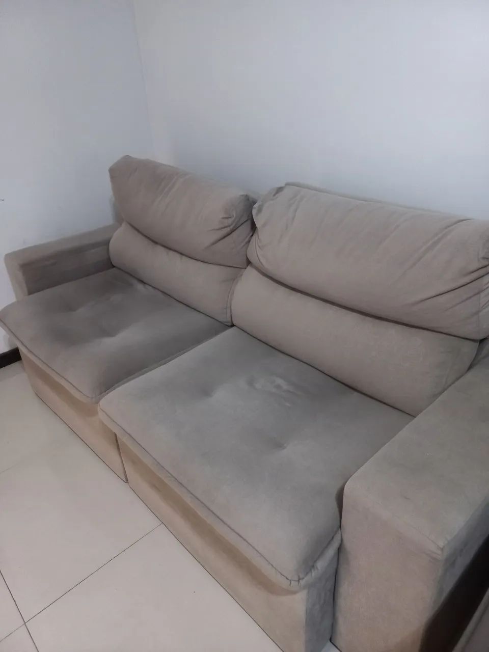 Vende se sofá 04 lugares em ótimo estado  - Foto 2