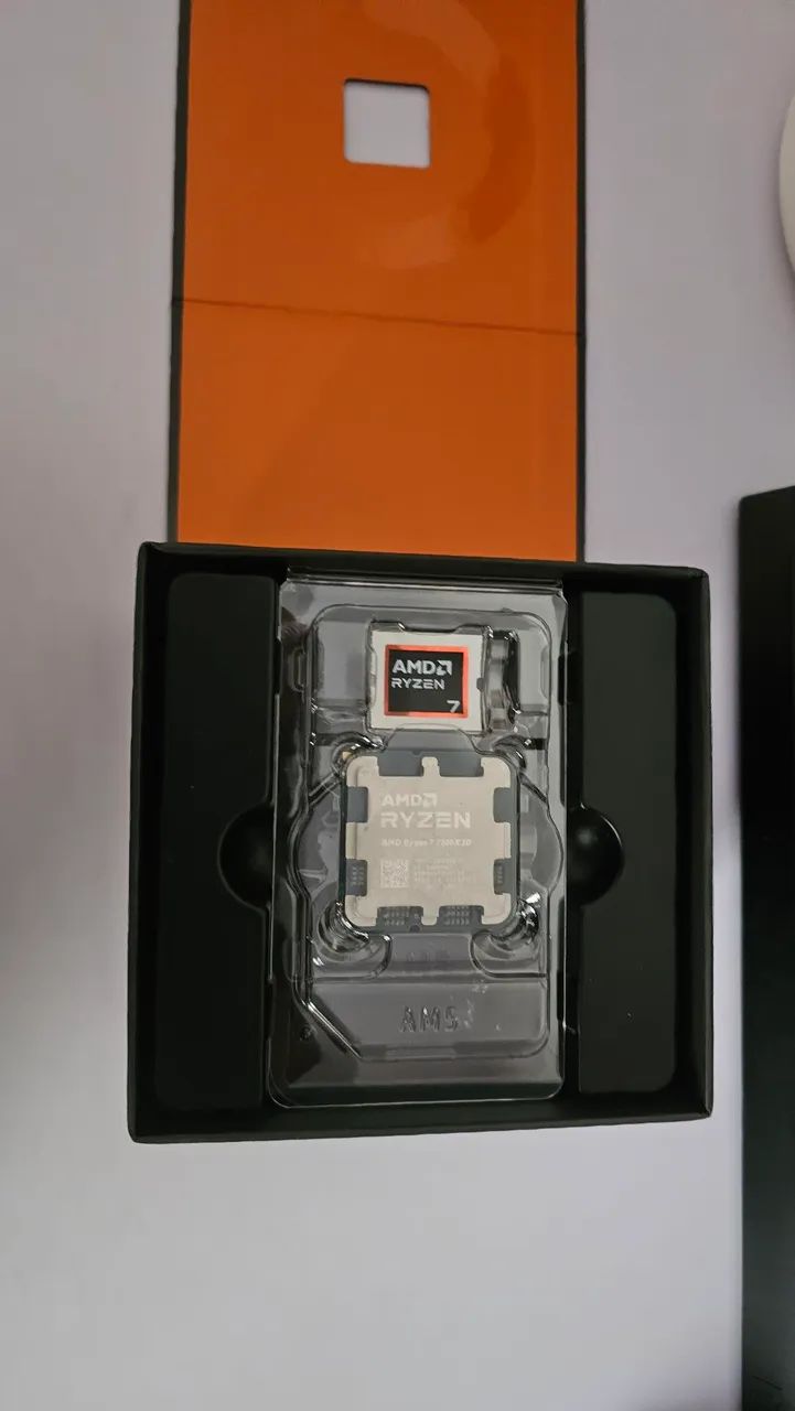 RYZEN 7 7800X3D - Foto 2