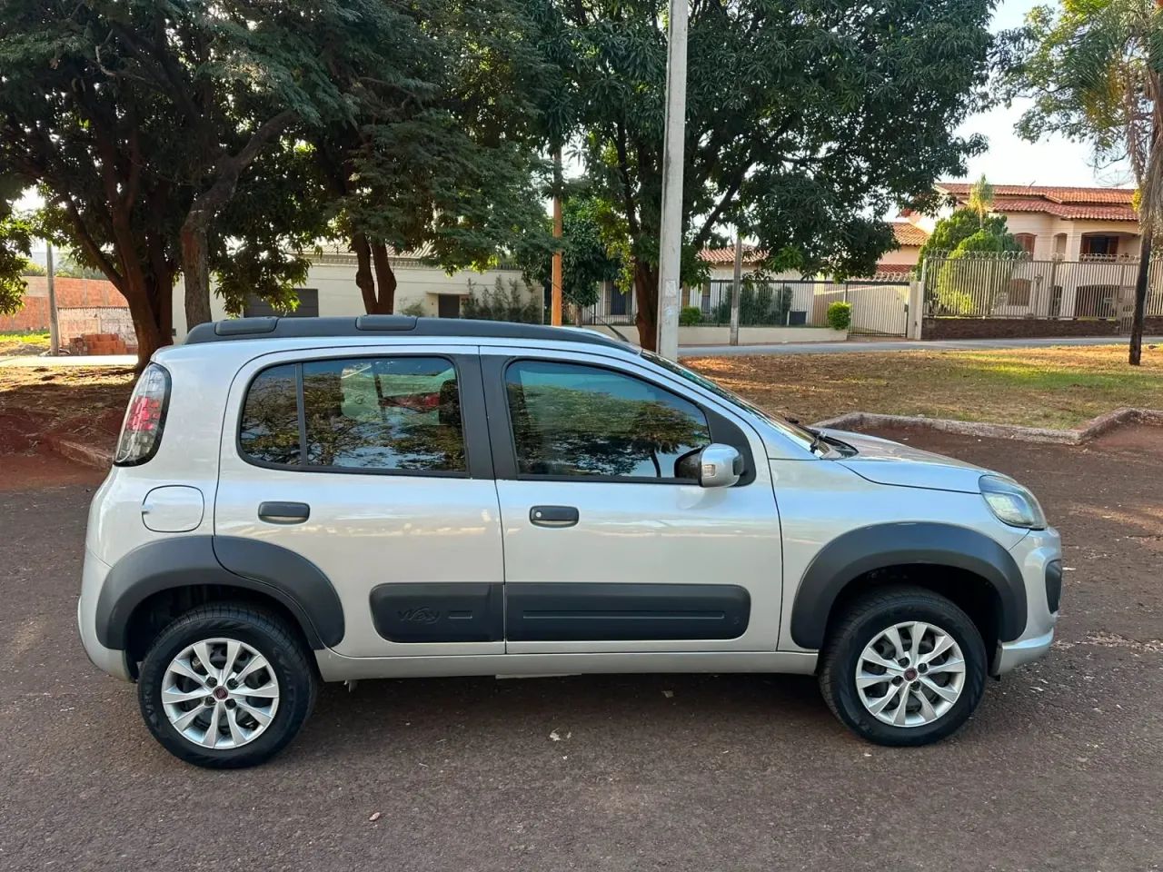 Fiat Uno WAY 1.0 Flex 6V 5P 2017 - Foto 2
