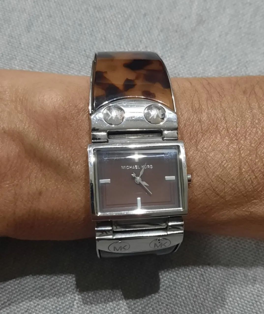 RENÓGIO MICHAEL KORS USADO EM ÓTIMO ESTADO - Foto 2