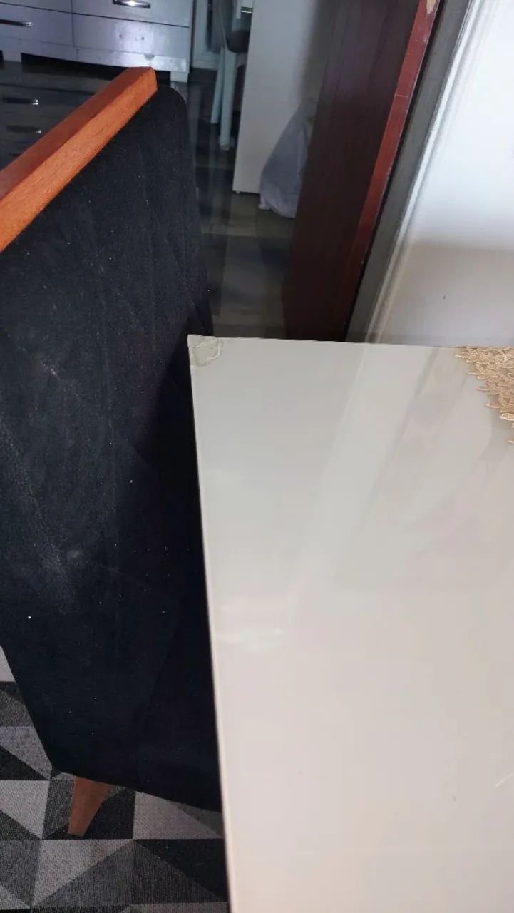Mesa vidro nova 4 cadeiras nunca usada  - Foto 2