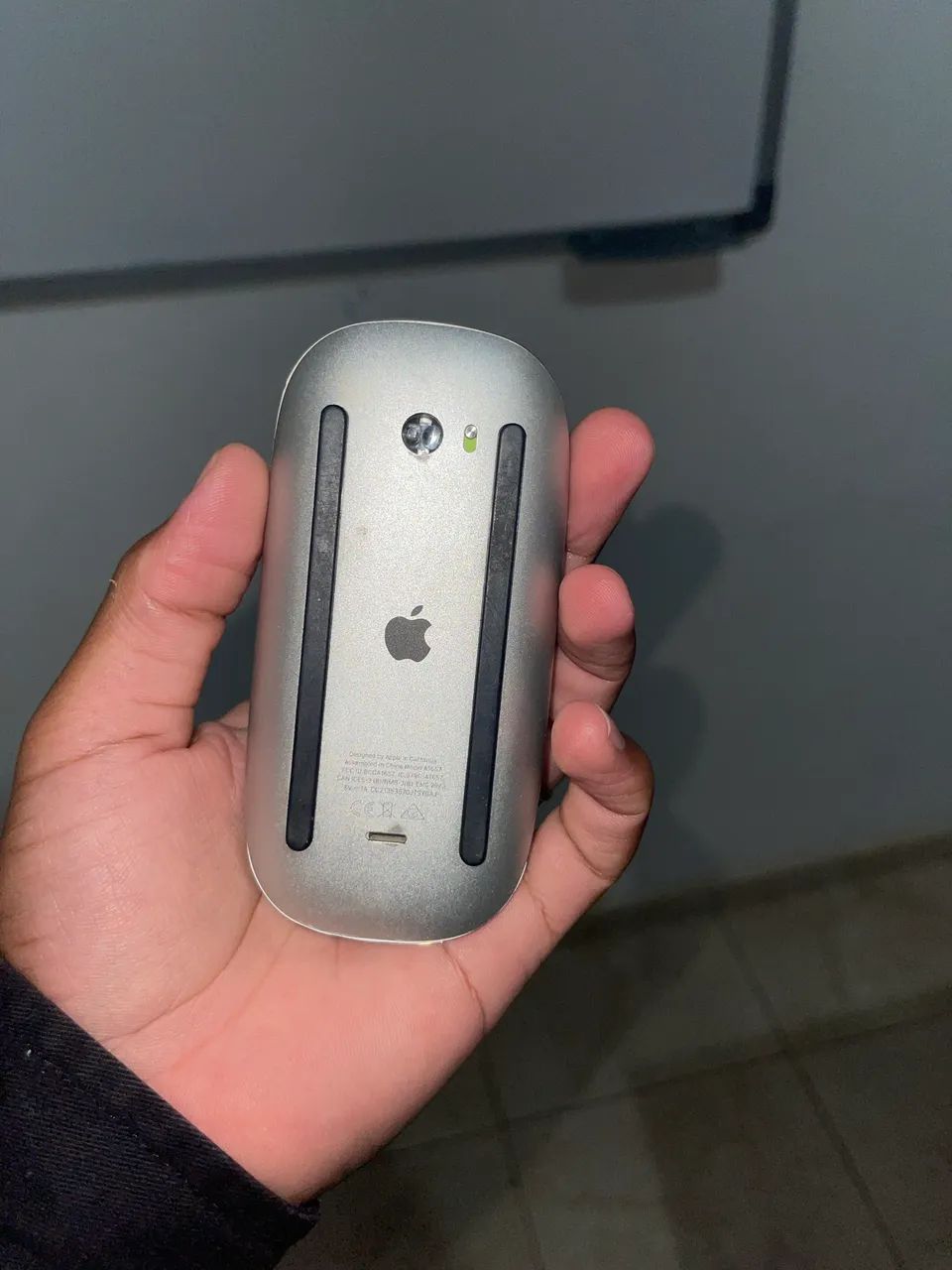 Magic Mouse Original Apple (precisa de bateria nova) - Foto 5