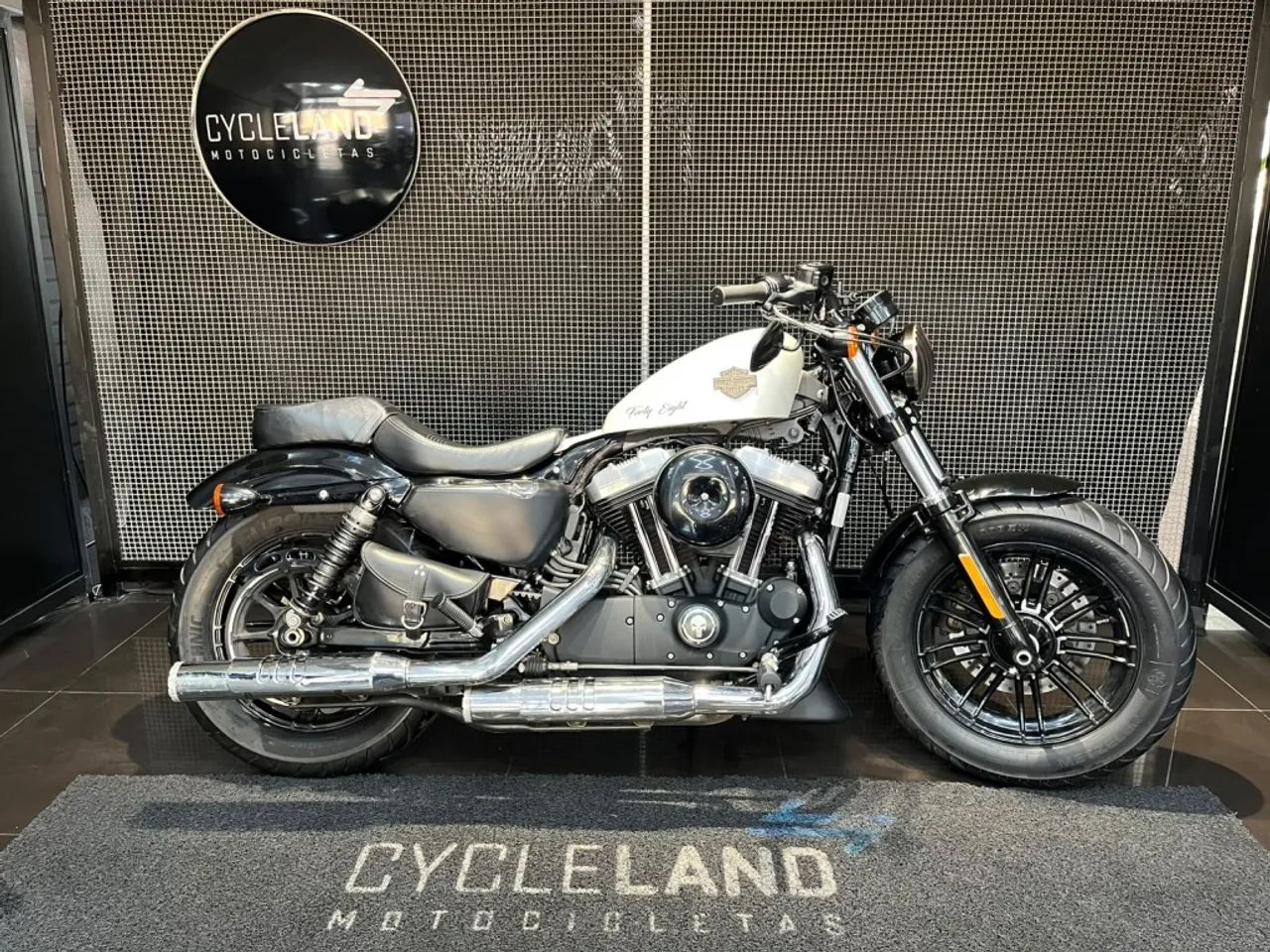 Harley-Davidson 1200x Forty Eight Sportster 2017 - 1528285633 | OLX