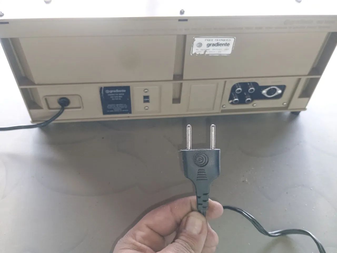 Toca fitas gradiente em bom estado, funcionando e correia nova.. Modelo CD 2100 - Foto 3