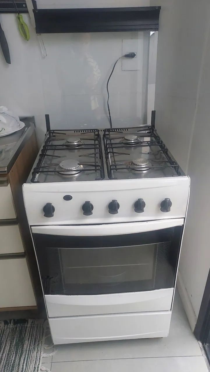 Fogão 4 bocas funcionando muito bem - Foto 2