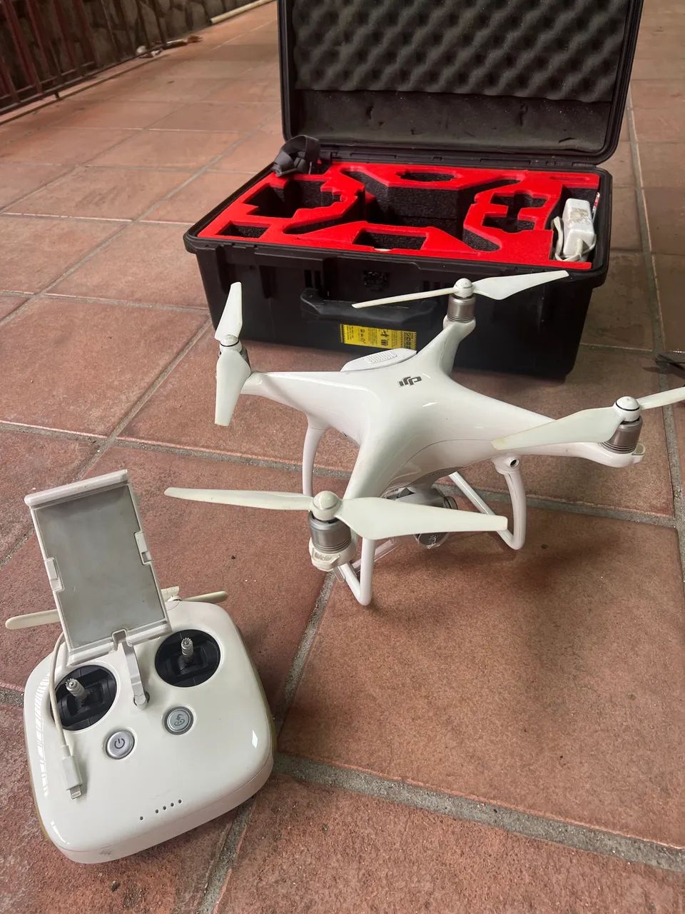 DJI PHANTON 4 