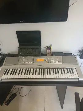 Teclado Yhamara Psr 303
