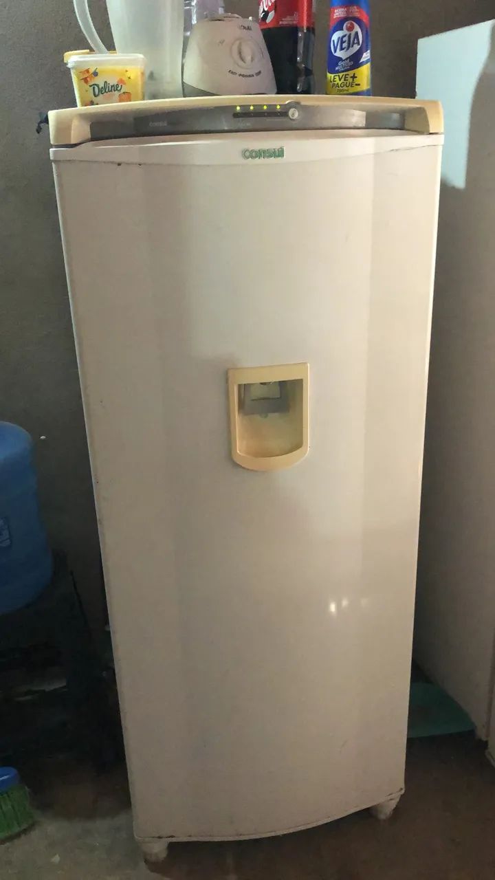 Vendo geladeira 