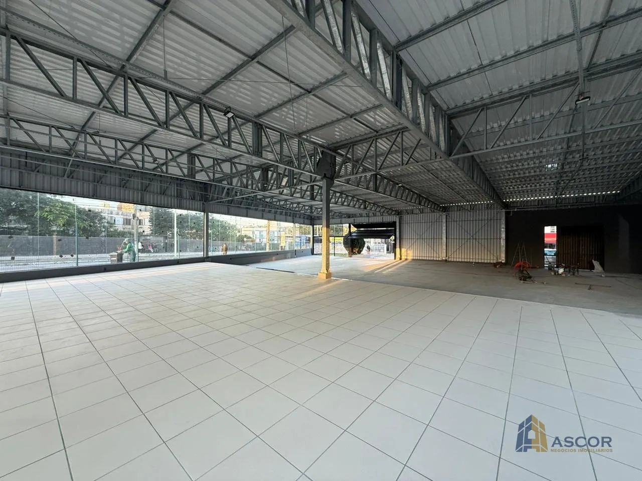 GALPÃO COMERCIAL PARA LOCAÇÃO NA AVENIDA IVO SILVEIRA - FLORIANÓPOLIS - Foto 5