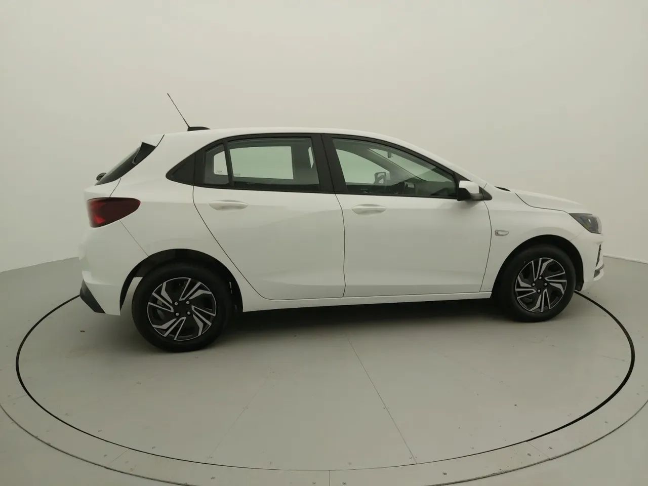 Chevrolet Onix Hatch 1.0 12V Flex Mec. 4P, foto 6 de 18