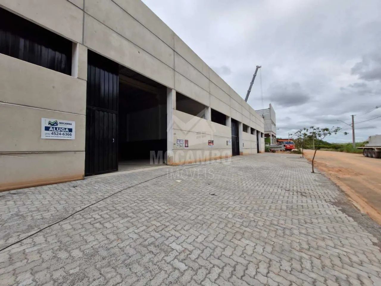 Galpão : / Comercial / Loteamento Parque Dos Canários