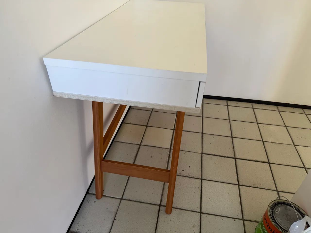 Mesa escrivaninha branca 1.20
