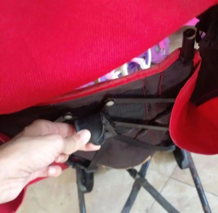 Vende-se um carrinho de bebê eganhe 2 brinde - Foto 3
